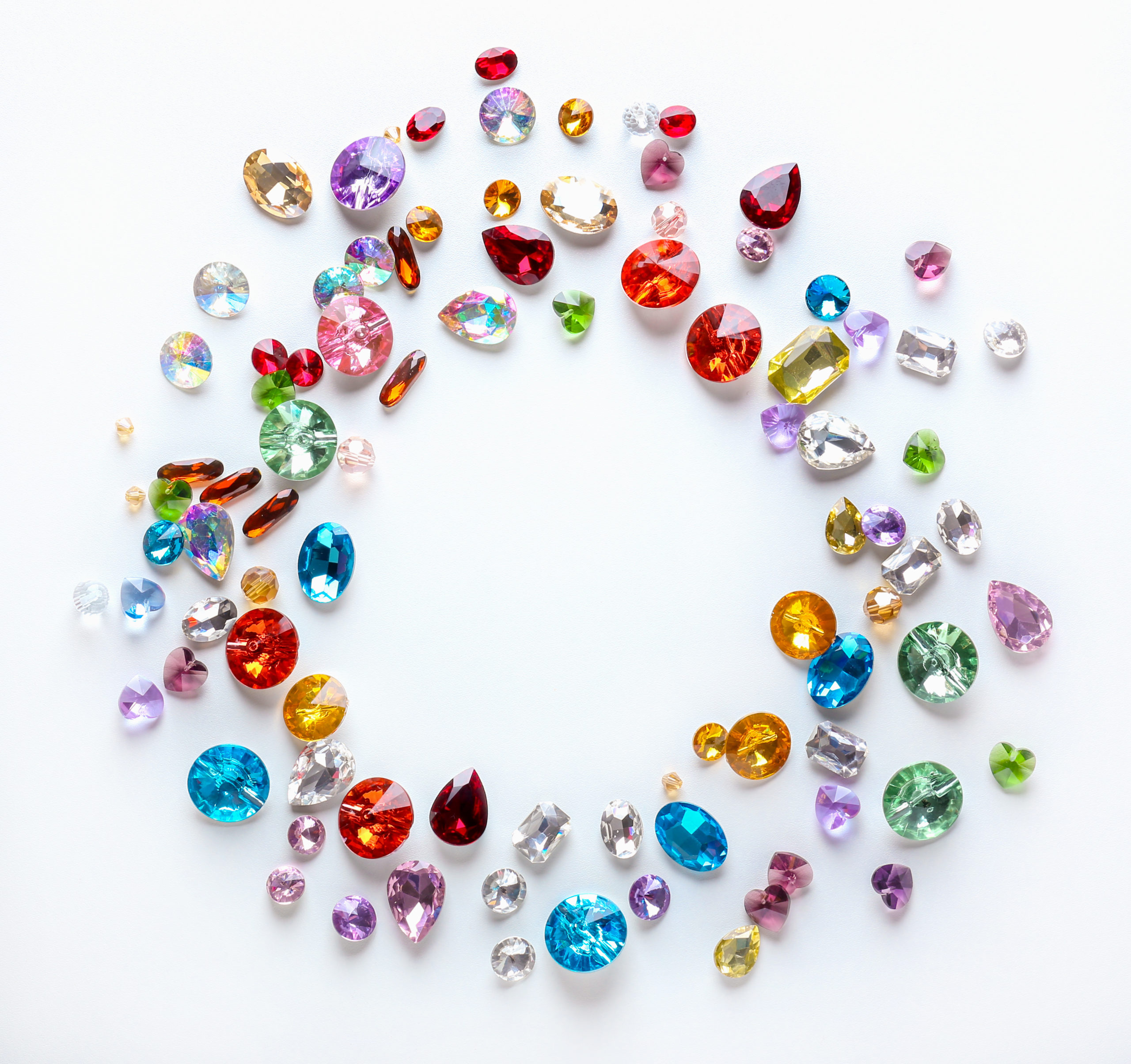 誕生月を象徴する宝石「誕生石」 12ヵ月の宝石の種類を紹介！ | L&co 