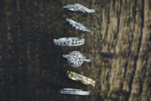 婚約指輪と結婚指輪を兼用するメリット・おすすめの選び方とは