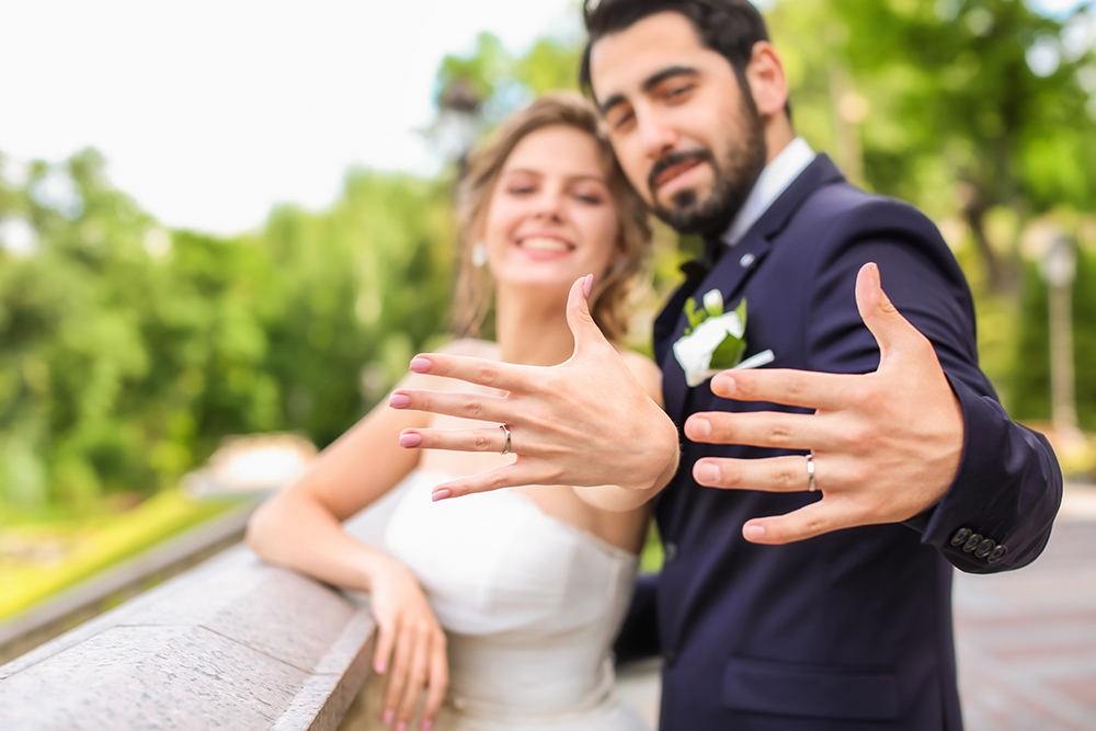 結婚指輪、ゴールドとプラチナの違いとは?